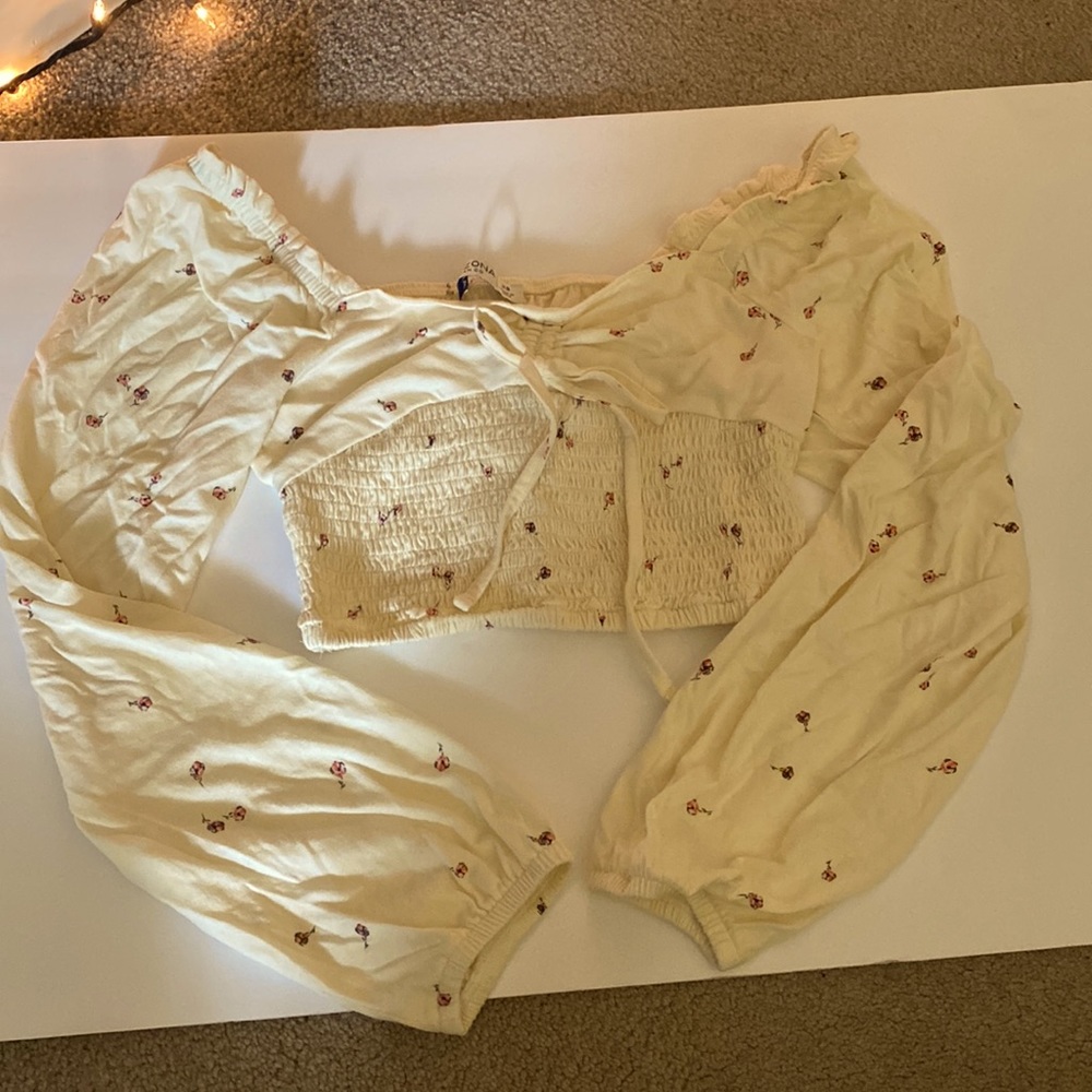 Arizona floral offwhite cropped blouse